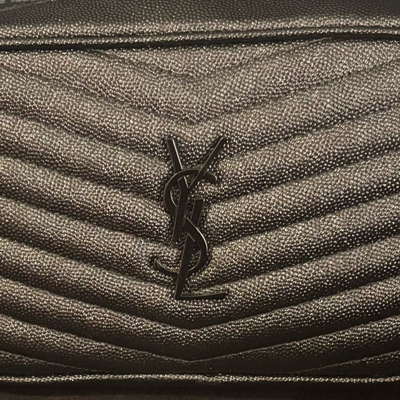 Saint Laurent
Lou Mini Camera Bag in Grained Quilted - Picture 10 of 11
